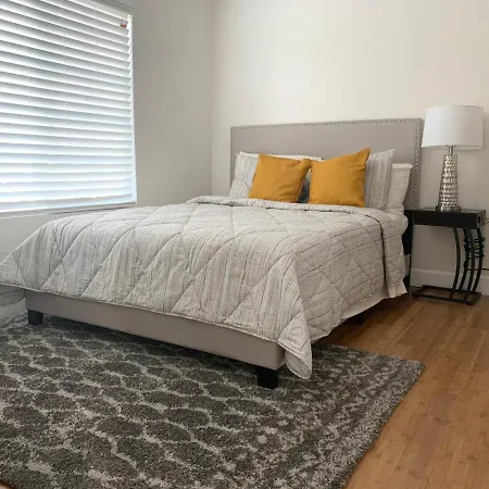 Gated Contemporary 3 Bedroom - 2 Bathroom Home In South La Plus Parking Los Angeles Extérieur photo