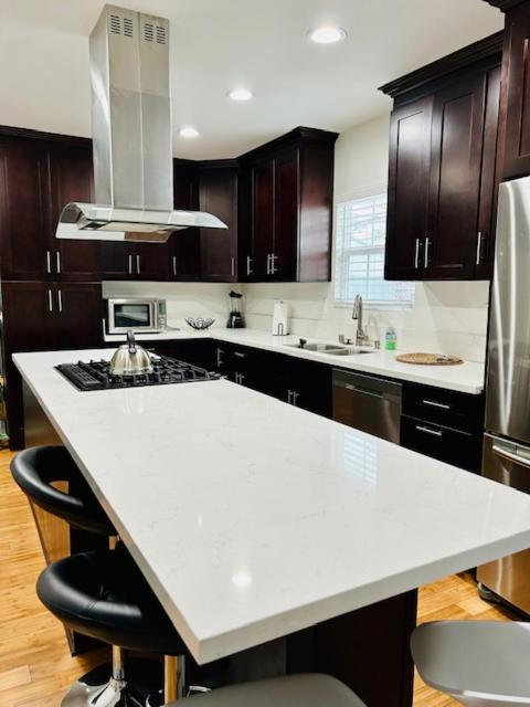 Hébergement de vacances Gated Contemporary 3 Bedroom - 2 Bathroom In South Parking *
